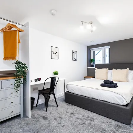 Popular Two Bed In Leeds