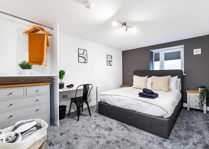 Popular Two Bed In 公寓 *