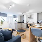 Apartment Two Bed In Leeds (West Yorkshire)