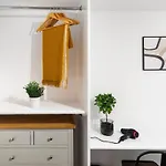 Two Bed In Leeds (West Yorkshire)