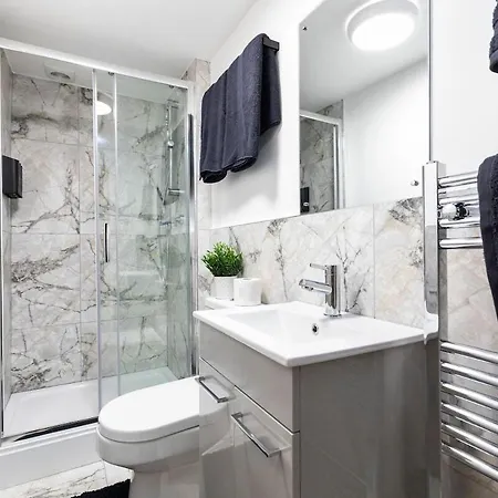 Popular Two Bed In * Leeds (West Yorkshire)