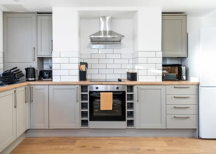 Apartment Popular Two Bed In