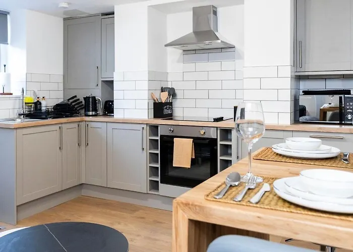 Apartment Popular Two Bed In Leeds (West Yorkshire)