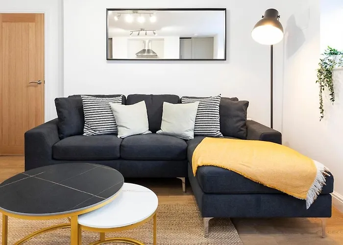 Popular Two Bed In Apartment