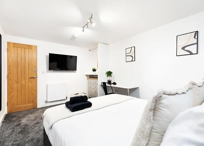 Popular Two Bed In Apartment Leeds (West Yorkshire)